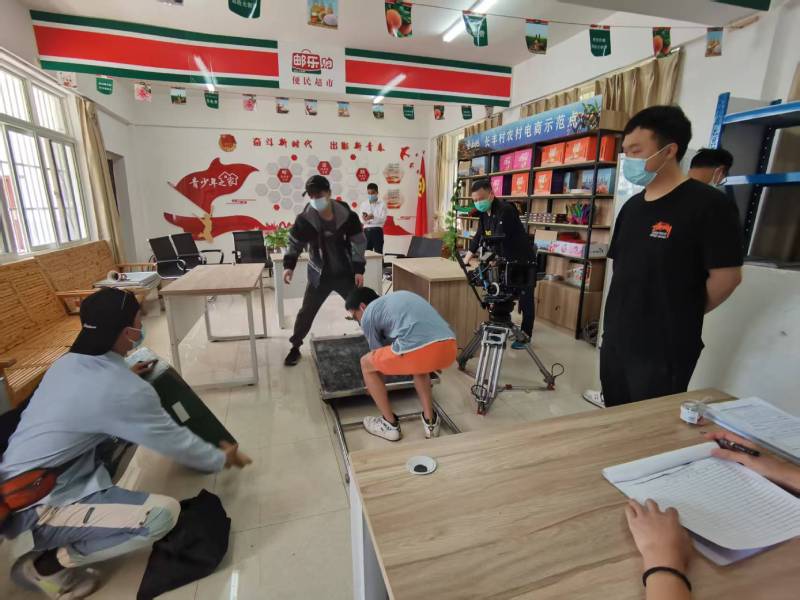 巴州区广告片拍摄公司：极简主义践行者，少即是多的视觉哲学